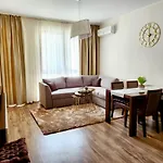 Europroperties Golden Line Lejlighed *