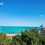 Europroperties Golden Line Lejlighed *