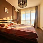 Europroperties Golden Line Lejlighed *