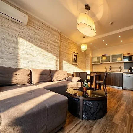 Europroperties Golden Line شقة