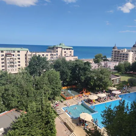 Europroperties Golden Line Апартамент *