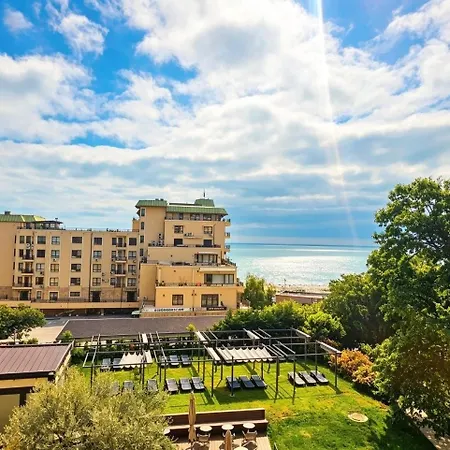 Апартамент Europroperties Golden Line Златни пясъци
