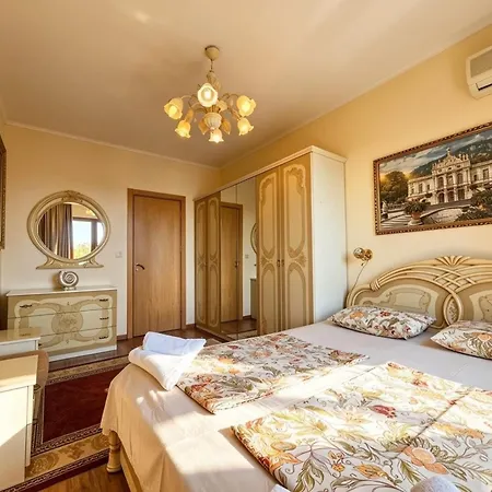 Europroperties Golden Line 아파트