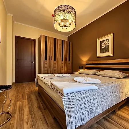 Europroperties Golden Line Apartment